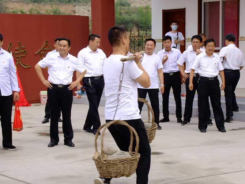 让党旗高高飘扬---博富体育集团党员参观大峰山红色教育基地活动