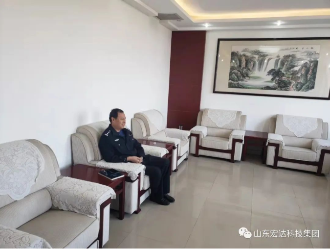 山东博富体育集团副总经理张广义到开发区派出所慰问